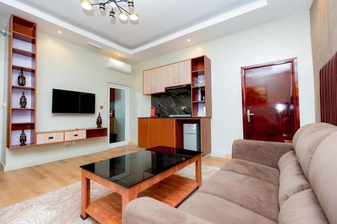 Executive Suite thumbnail 3