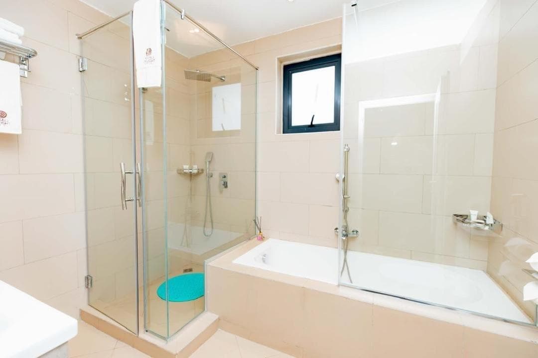Executive Suite thumbnail 4